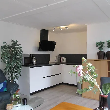 بيت للعطل Strandhuussie Texel دي كوخ