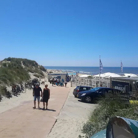 Strandhuussie Texel بيت للعطل *